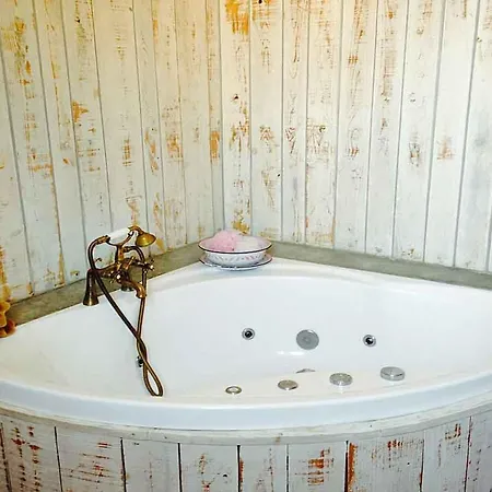 Sleeps 10 Pool *